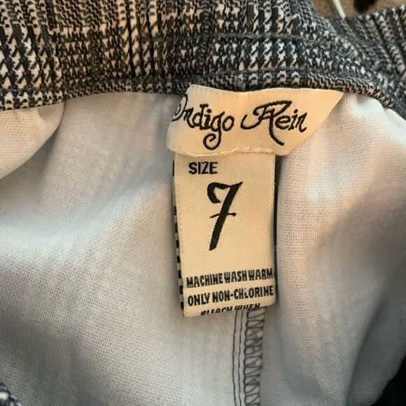 Indigo Rein EUC black/white plaid pant with yellow stripe, cuffed hem Size 7 - Picture 4 of 5